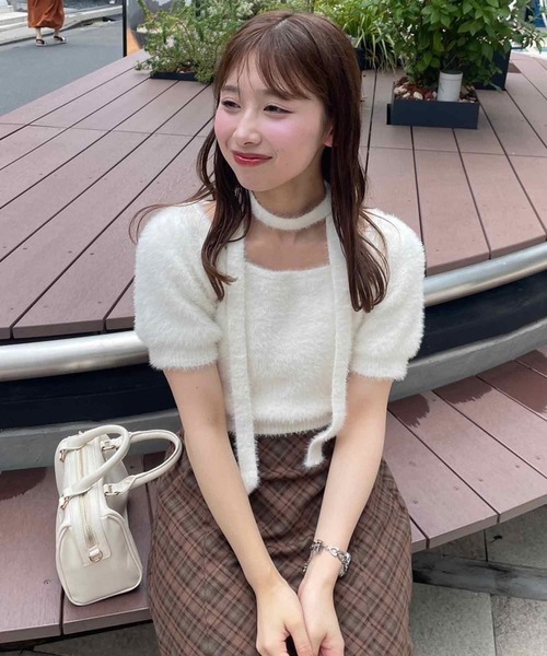 one after another NICE CLAUP（ワンアフターアナザーナイスクラップ）の「チョーカーセットフェザーニット（ニット/セーター・レディース・チャコール/オフホワイト/モカ/ピンク・FREE）」の14枚目の写真