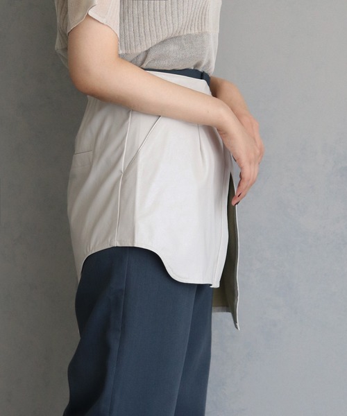&g'aime（アンジェム）の「【&g’aime】合皮ラップスカート　SYNTHETIC LEATHER WRAP SKIRT（スカート・レディース・グレー/アイボリー/ブラック・FREE）」の7枚目の写真