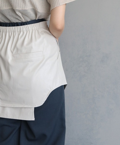 &g'aime（アンジェム）の「【&g’aime】合皮ラップスカート　SYNTHETIC LEATHER WRAP SKIRT（スカート・レディース・グレー/アイボリー/ブラック・FREE）」の9枚目の写真