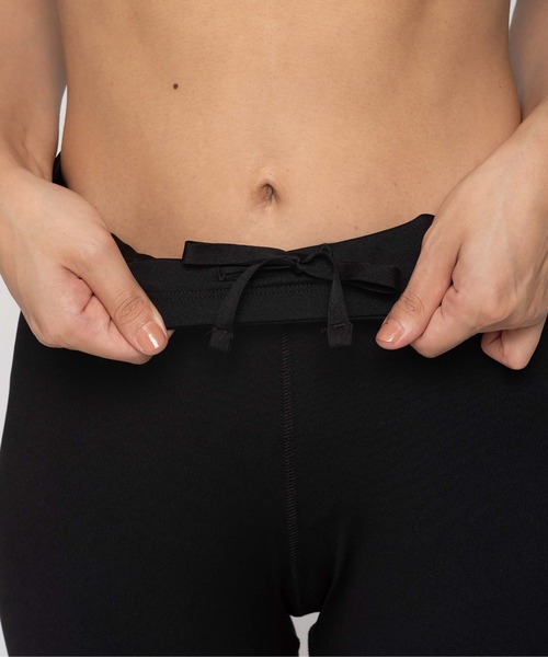 ROXY（ロキシー）の「MY 1ST ROXY LEGGINGS/ロキシー水陸両用速乾UVカットレギンス・スパッツ（レギンス/スパッツ・レディース・チャコールグレー/ブラック/カーキ/コーラル・LARGE/MEDIUM/SMALL）」の17枚目の写真