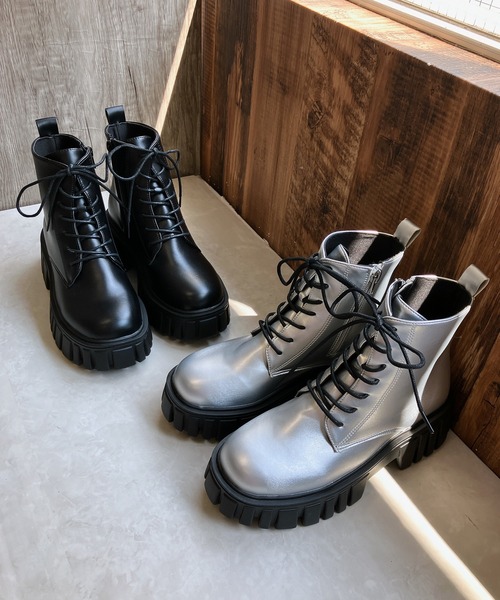 Noubel Voug Relax（ヌーベルヴォーグリラックス）の「厚底トラックソール レースアップショートブーツ（ブーツ・レディース・ブラック/シルバー・3L/LL/L/M/S）」の4枚目の写真