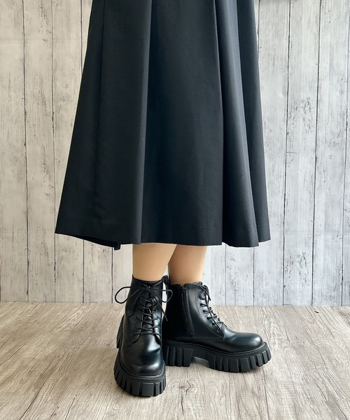 Noubel Voug Relax（ヌーベルヴォーグリラックス）の「厚底トラックソール レースアップショートブーツ（ブーツ・レディース・ブラック/シルバー・3L/LL/L/M/S）」の15枚目の写真