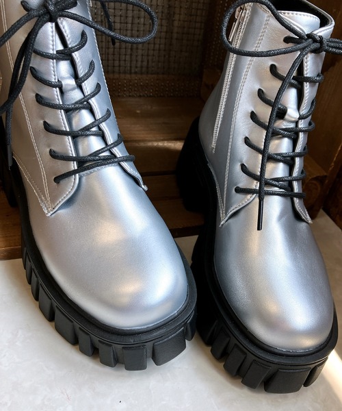 Noubel Voug Relax（ヌーベルヴォーグリラックス）の「厚底トラックソール レースアップショートブーツ（ブーツ・レディース・ブラック/シルバー・3L/LL/L/M/S）」の17枚目の写真