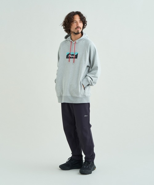 NANGA（ナンガ）の「ECO HYBRID BOX LOGO SWEAT HOODIE/エコハイブリッド ボックスロゴ スウェットフーディー（パーカー・メンズ・ライトグレー/オートミール/セージグリーン/ブラック/ホワイト/ブラック系その他/オレンジ・S/M/L/XL）」の21枚目の写真