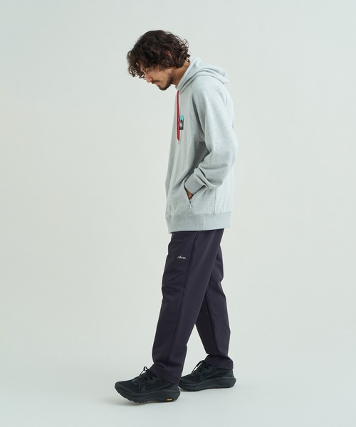 NANGA（ナンガ）の「ECO HYBRID BOX LOGO SWEAT HOODIE/エコハイブリッド ボックスロゴ スウェットフーディー（パーカー・メンズ・ライトグレー/オートミール/セージグリーン/ブラック/ホワイト/ブラック系その他/オレンジ・S/M/L/XL）」の22枚目の写真