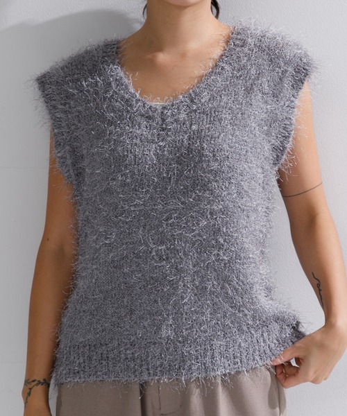 AMERICAN RAG CIE(アメリカンラグシー)の「【ARC】ダンスフェザーVネックベスト(ベスト・レディース・オフホワイト/ライトブルー/チャコール・FREE)」の3枚目の写真