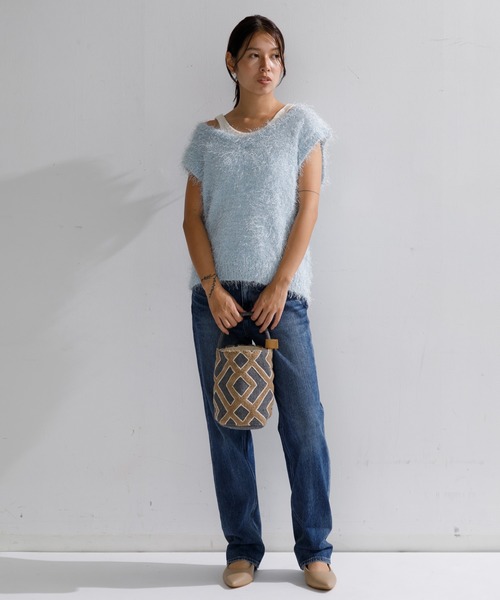 AMERICAN RAG CIE(アメリカンラグシー)の「【ARC】ダンスフェザーVネックベスト(ベスト・レディース・オフホワイト/ライトブルー/チャコール・FREE)」の18枚目の写真