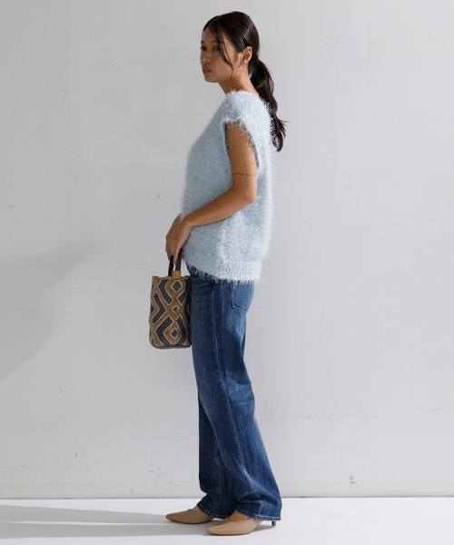 AMERICAN RAG CIE(アメリカンラグシー)の「【ARC】ダンスフェザーVネックベスト(ベスト・レディース・オフホワイト/ライトブルー/チャコール・FREE)」の19枚目の写真