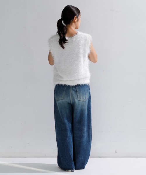 AMERICAN RAG CIE(アメリカンラグシー)の「【ARC】ダンスフェザーVネックベスト(ベスト・レディース・オフホワイト/ライトブルー/チャコール・FREE)」の7枚目の写真