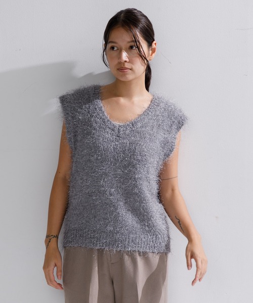 AMERICAN RAG CIE(アメリカンラグシー)の「【ARC】ダンスフェザーVネックベスト(ベスト・レディース・オフホワイト/ライトブルー/チャコール・FREE)」の14枚目の写真