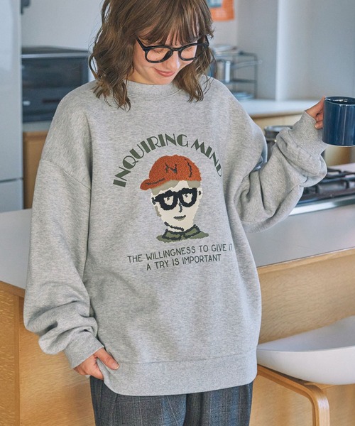 MONO-MART LADY'S(モノマートレディース)の「レトロボーイ サガラ刺繍 オーバーサイズ スウェット(スウェット・レディース・杢グレー/ブラウン/ネイビー・FREE)」の2枚目の写真