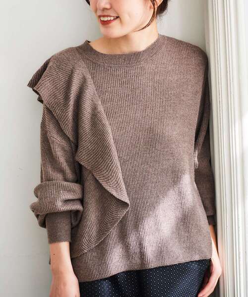 le.coeur blanc（ルクールブラン）の「フリルデザイン片畦ニット（ニット/セーター・レディース・モカ/ブラック/グレー・38）」の3枚目の写真