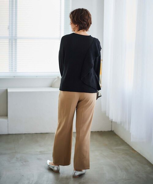 le.coeur blanc（ルクールブラン）の「フリルデザイン片畦ニット（ニット/セーター・レディース・モカ/ブラック/グレー・38）」の7枚目の写真