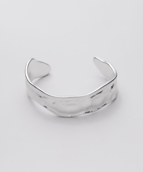 ciite'（シーテ）の「マットデザインバングル（バングル/リストバンド・レディース・ゴールド/シルバー・FREE）」の2枚目の写真