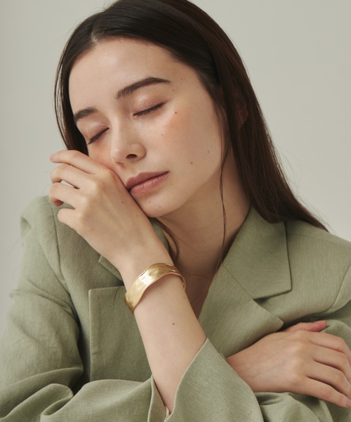 ciite'（シーテ）の「マットデザインバングル（バングル/リストバンド・レディース・ゴールド/シルバー・FREE）」の7枚目の写真