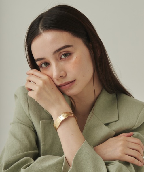 ciite'（シーテ）の「マットデザインバングル（バングル/リストバンド・レディース・ゴールド/シルバー・FREE）」の8枚目の写真
