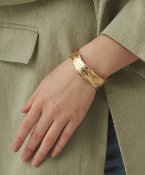 ciite'（シーテ）の「マットデザインバングル（バングル/リストバンド・レディース・ゴールド/シルバー・FREE）」の9枚目の写真