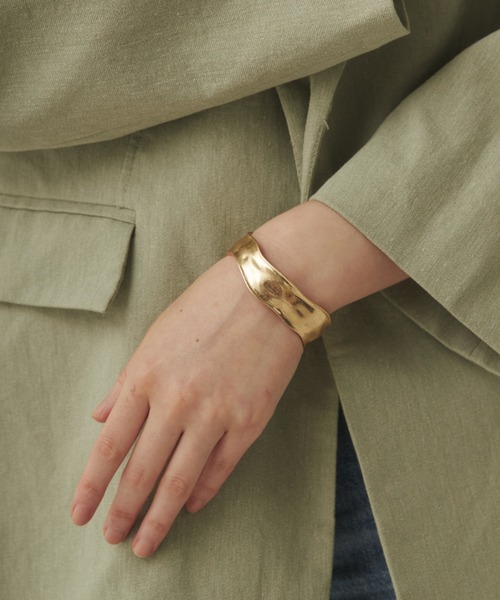 ciite'（シーテ）の「マットデザインバングル（バングル/リストバンド・レディース・ゴールド/シルバー・FREE）」の11枚目の写真