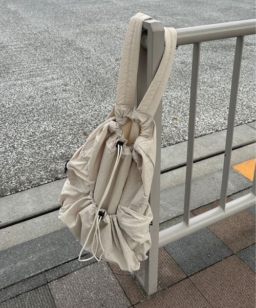 sedacle（セダクル）の「ナイロンナップサック（バックパック/リュック・メンズ・アイボリー/ブラック・FREE）」の4枚目の写真