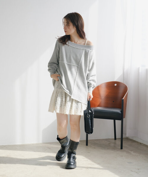 Kastane（カスタネ）の「【S.Lサイズ/前後2WAY/4色展開】パッチワークオフショルスウェット（スウェット・レディース・アイボリー/ピンク/グレー/チャコールグレー・LARGE/SMALL）」の16枚目の写真