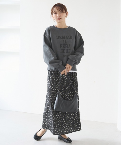 LAVEANGE（ラビアンジェ）の「花柄プリントセミフレアスカート（スカート・レディース・ブラック/ネイビー・4L/3L/LL/M）」の5枚目の写真