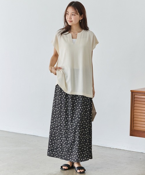 LAVEANGE（ラビアンジェ）の「花柄プリントセミフレアスカート（スカート・レディース・ブラック/ネイビー・4L/3L/LL/M）」の19枚目の写真