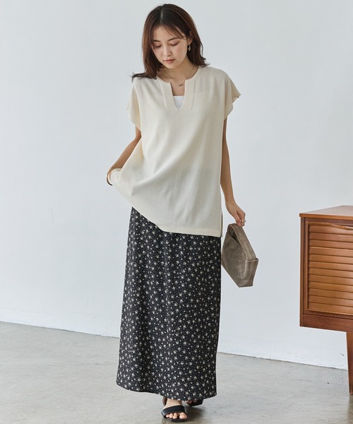 LAVEANGE（ラビアンジェ）の「花柄プリントセミフレアスカート（スカート・レディース・ブラック/ネイビー・4L/3L/LL/M）」の21枚目の写真