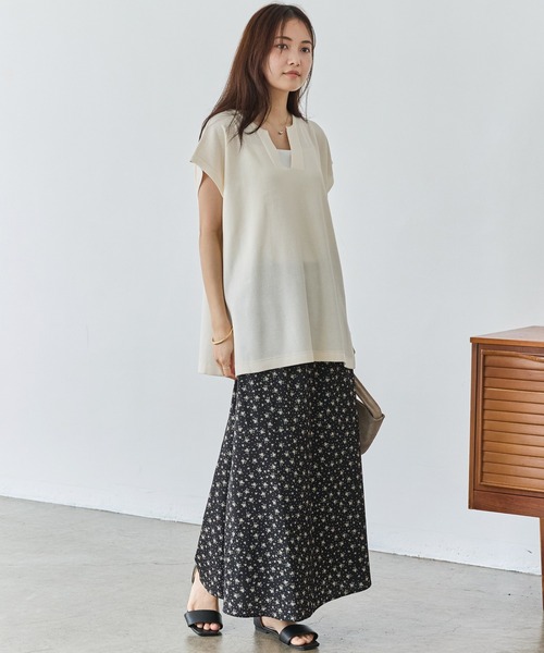 LAVEANGE（ラビアンジェ）の「花柄プリントセミフレアスカート（スカート・レディース・ブラック/ネイビー・4L/3L/LL/M）」の22枚目の写真