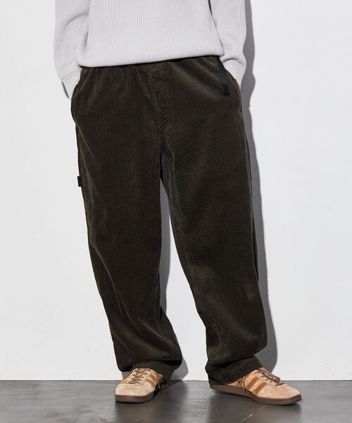FREAK'S STORE（フリークスストア）の「リラックスフィット 6Wコーデュロイ ウェービングベルトパンツ/イージーパンツ/ベルテッドパンツ/クライミングパンツ/コーデュロイパンツ（その他パンツ・メンズ・ベージュ/ブラウン/オリーブ/チャコールグレー・LARGE/MEDIUM）」の4枚目の写真