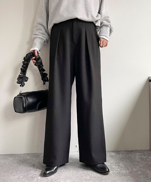 fredy emue（フレディエミュ）の「メランジライクイージースラックス（スラックス・レディース・チャコールグレー/ベビーピンク/ブラック/ベージュ・36/38）」の2枚目の写真