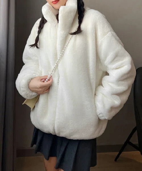 Miniministore(ミニミニストア)の「スタンドカラーボアジャケット レディース(ブルゾン・レディース・グレー/ベージュ/オフホワイト/ブラック・FREE)」の2枚目の写真