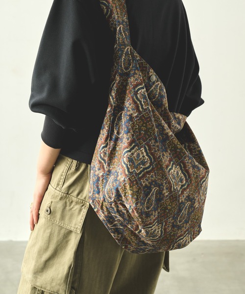 kha:ki(カーキ)の「「KHA:KI / カーキ」 ショルダーサック SHOULDER SACK 2.0(ショルダーバッグ・レディース・ブラウン系その他2・FREE)」の4枚目の写真