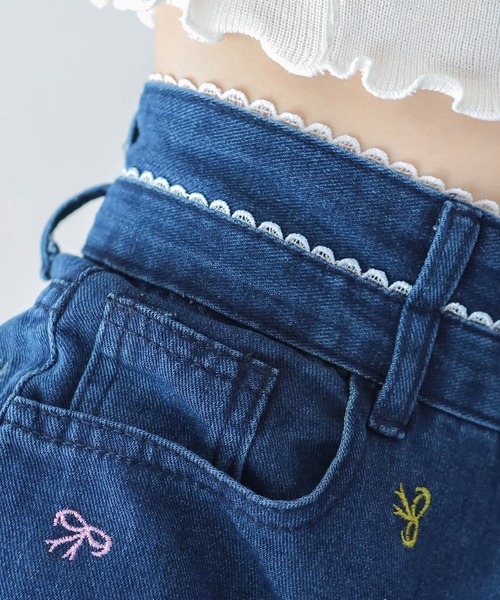 pumpkin port(パンプキンポート)の「カラフルリボン刺繍 デニムワイドパンツ(その他パンツ・レディース・ブルー・S/M/L)」の2枚目の写真