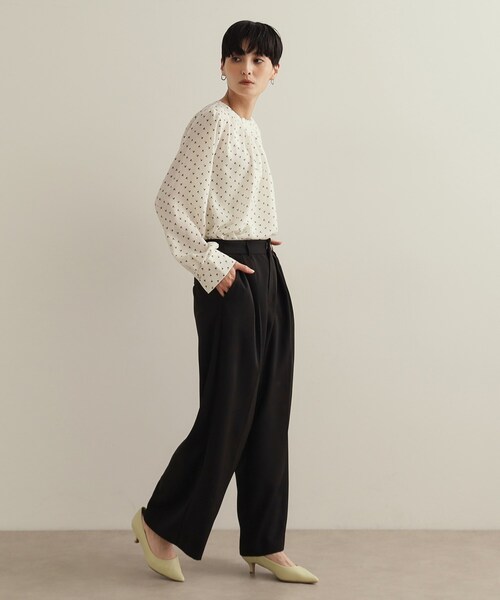 OPAQUE.CLIP(オペークドットクリップ)の「タックジョーゼットブラウス【洗濯機洗い可】(シャツ/ブラウス・レディース・ネイビー系/ホワイト/ホワイト系1・36/38/40/42)」の14枚目の写真