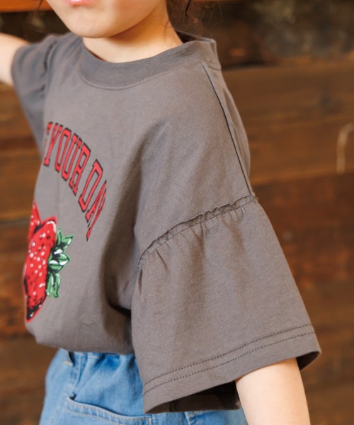 イチゴとロゴのフリル半袖Tシャツ□80～140cm（Tシャツ