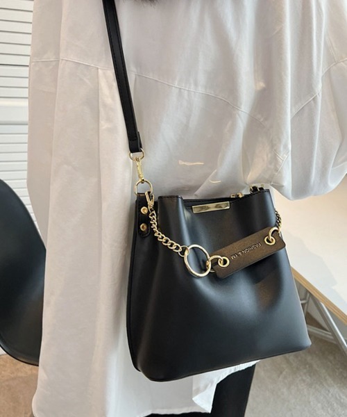SallyLunn(サリーラン)の「リングチェーンフェイクレザーショルダーバッグ(ショルダーバッグ・レディース・ブラック/グリーン/アイボリー・FREE)」の8枚目の写真