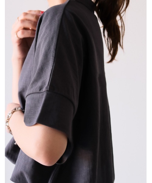 aquagarage(アクアガレージ)の「接触冷感キーネックカットソー(Tシャツ/カットソー・レディース・ブラック/オフホワイト/ダークグレー・M/L)」の11枚目の写真