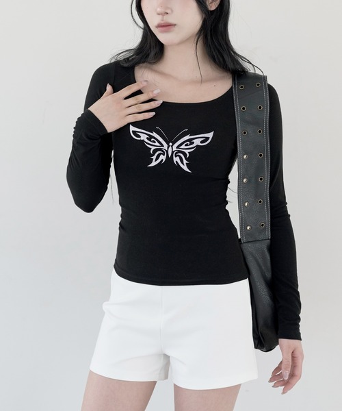 FOLLOWIN（フォロウィン）の「【高い伸縮性】ハイウエストフロントピンタックミニハーフパンツ（その他パンツ・レディース・アイボリー/ブラック・SMALL/MEDIUM/LARGE）」の5枚目の写真