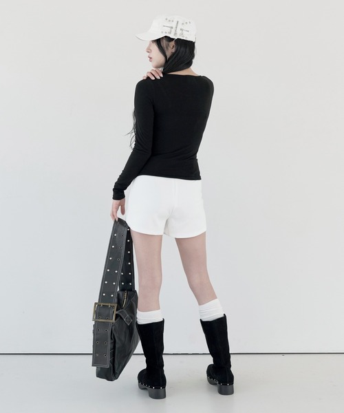 FOLLOWIN（フォロウィン）の「【高い伸縮性】ハイウエストフロントピンタックミニハーフパンツ（その他パンツ・レディース・アイボリー/ブラック・SMALL/MEDIUM/LARGE）」の19枚目の写真