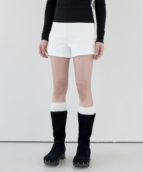 FOLLOWIN（フォロウィン）の「【高い伸縮性】ハイウエストフロントピンタックミニハーフパンツ（その他パンツ・レディース・アイボリー/ブラック・SMALL/MEDIUM/LARGE）」の11枚目の写真