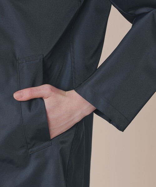 MACKINTOSH LONDON（マッキントッシュ ロンドン）の「【婦人画報掲載】【CHRYSTON/クリストン】セミブライトナイロンツイルフーデットコート（トレンチコート・レディース・イエロー/ネイビー/ベージュ・38/40）」の10枚目の写真