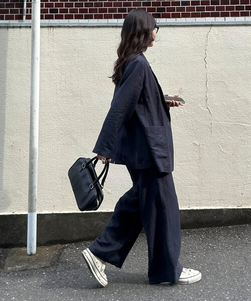 fredy emue（フレディエミュ）の「《セットアップ対応》リネン混スラブツイルダブルジャケット（テーラードジャケット・レディース・ベージュ/ネイビー・38）」の4枚目の写真