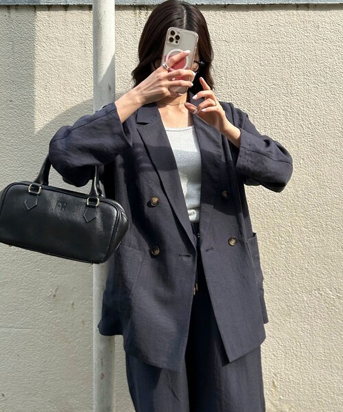 fredy emue（フレディエミュ）の「《セットアップ対応》リネン混スラブツイルダブルジャケット（テーラードジャケット・レディース・ベージュ/ネイビー・38）」の6枚目の写真