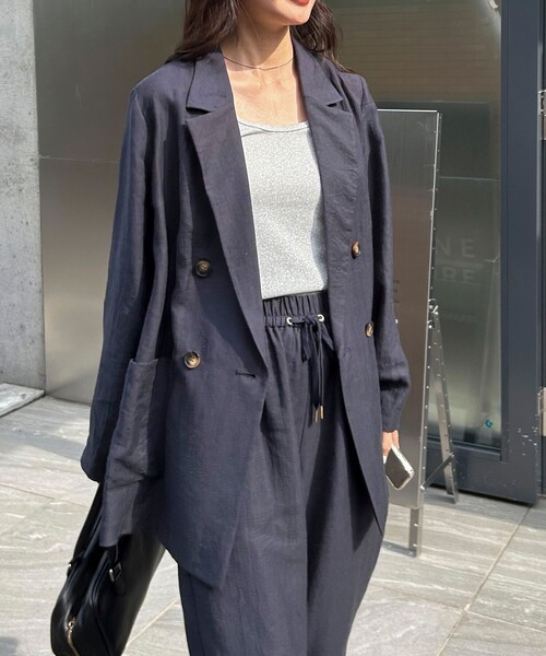 fredy emue（フレディエミュ）の「《セットアップ対応》リネン混スラブツイルダブルジャケット（テーラードジャケット・レディース・ベージュ/ネイビー・38）」の8枚目の写真