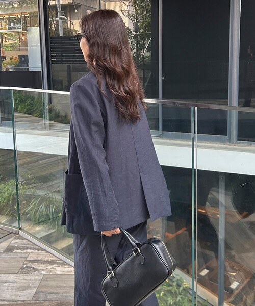 fredy emue（フレディエミュ）の「《セットアップ対応》リネン混スラブツイルダブルジャケット（テーラードジャケット・レディース・ベージュ/ネイビー・38）」の9枚目の写真