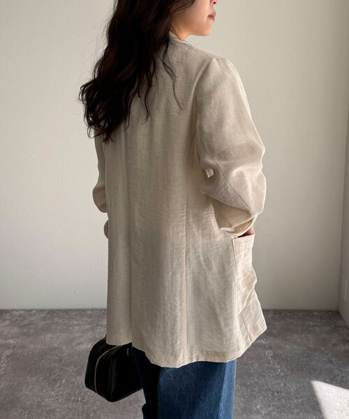 fredy emue（フレディエミュ）の「《セットアップ対応》リネン混スラブツイルダブルジャケット（テーラードジャケット・レディース・ベージュ/ネイビー・38）」の20枚目の写真