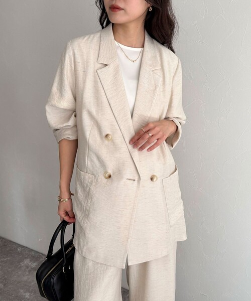 fredy emue（フレディエミュ）の「《セットアップ対応》リネン混スラブツイルダブルジャケット（テーラードジャケット・レディース・ベージュ/ネイビー・38）」の22枚目の写真