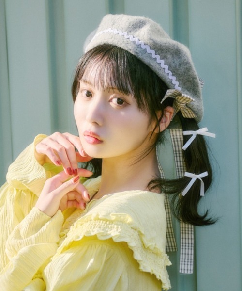 kutir（クティール）の「【クティールとレトロ】チェックリボンベレー帽（ハンチング/ベレー帽・レディース・グレー/オフホワイト/キャメル/ネイビー・FREE）」の3枚目の写真