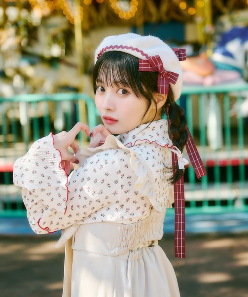 kutir（クティール）の「【クティールとレトロ】チェックリボンベレー帽（ハンチング/ベレー帽・レディース・グレー/オフホワイト/キャメル/ネイビー・FREE）」の6枚目の写真