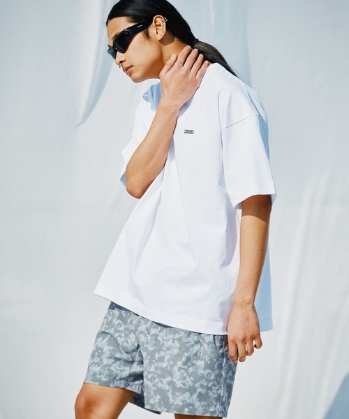 HEREIAM（ヘレイアム）の「【HEREIAM MEN】接触冷感＆吸水速乾/ワッペンロゴTEE（Tシャツ/カットソー・メンズ・ブラック/ピンク/ホワイト/ライトブルー/ライトグレー/パープル系/ブラウン系/ピンク系・LARGE/MEDIUM）」の2枚目の写真